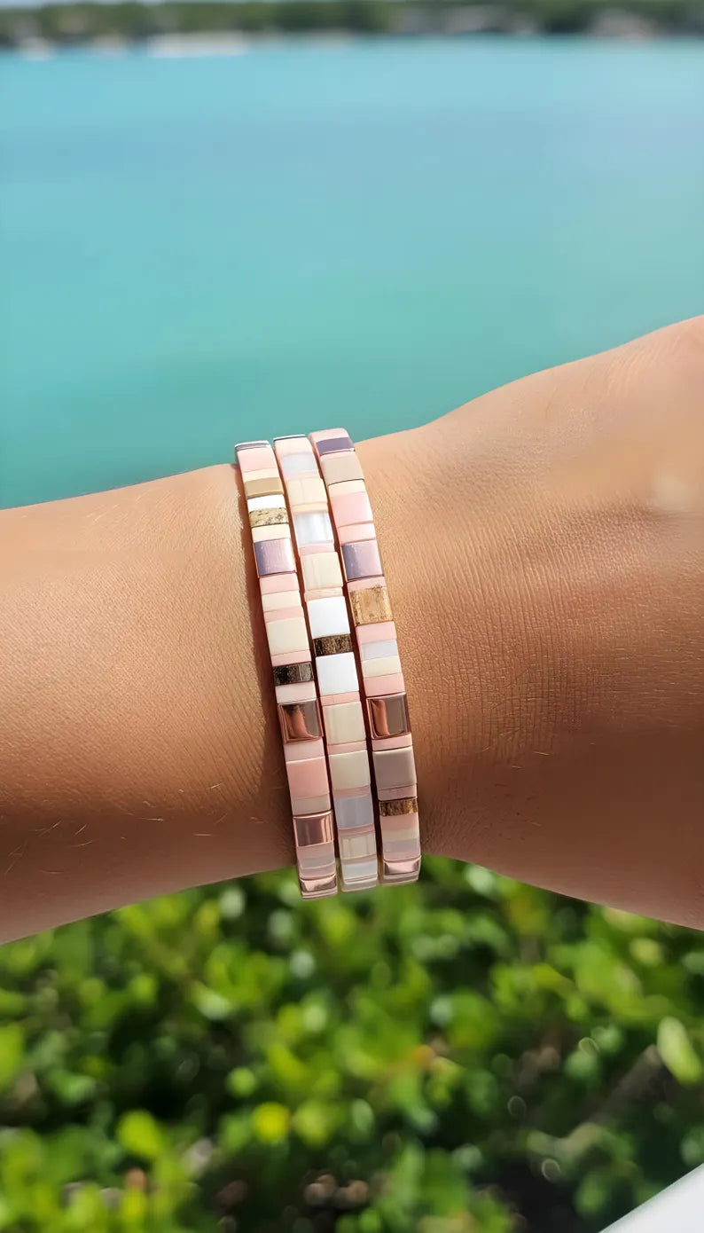 Pastellinen Laattaranneke | Yhdessä rintasyöpää vastaan