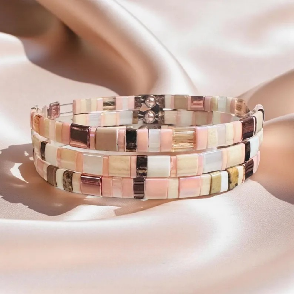 Pastellinen Laattaranneke | Yhdessä rintasyöpää vastaan